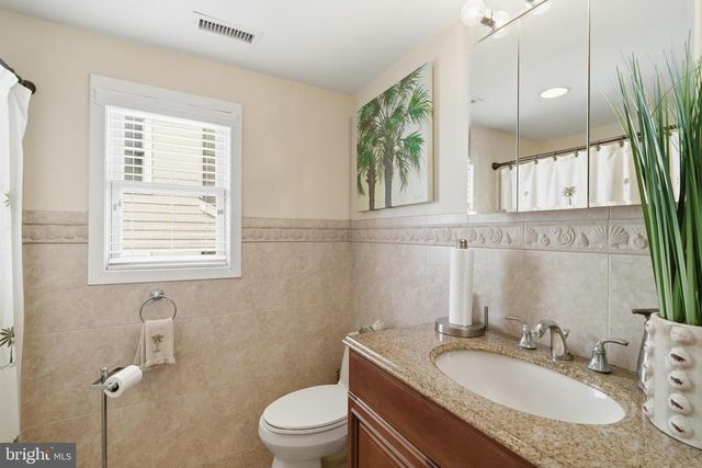 130 E PENNSYLVANIA, Long Beach Township, NJ 08008