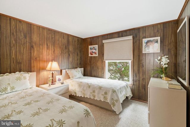 130 E PENNSYLVANIA, Long Beach Township, NJ 08008