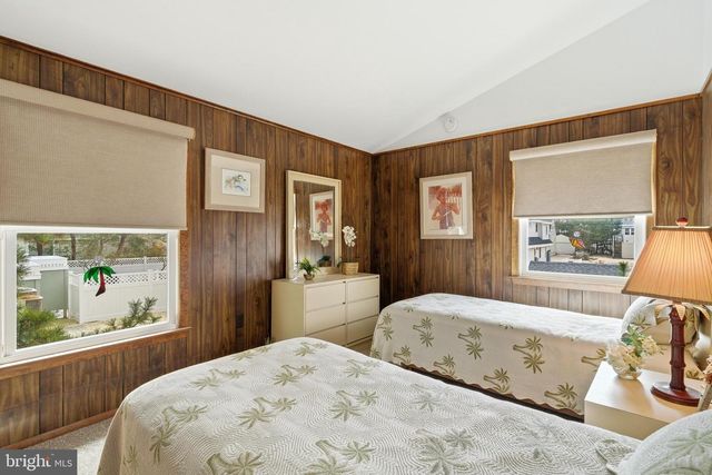 130 E PENNSYLVANIA, Long Beach Township, NJ 08008