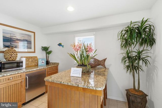 130 E PENNSYLVANIA, Long Beach Township, NJ 08008