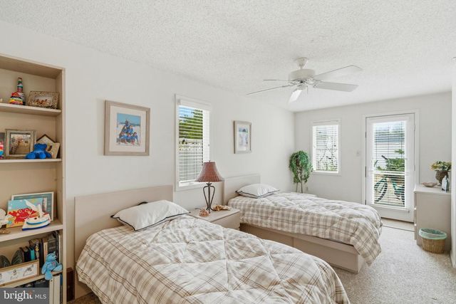 130 E PENNSYLVANIA, Long Beach Township, NJ 08008