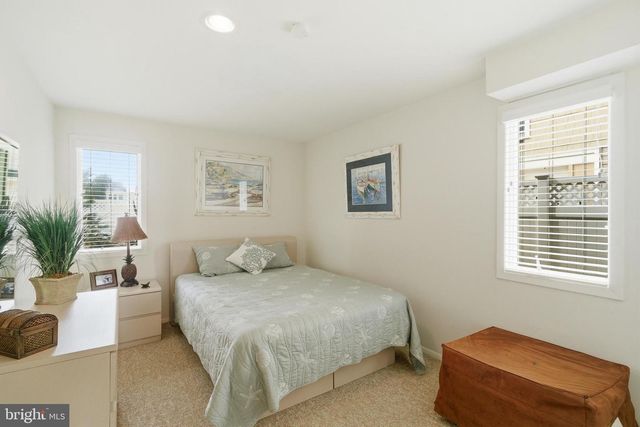 130 E PENNSYLVANIA, Long Beach Township, NJ 08008
