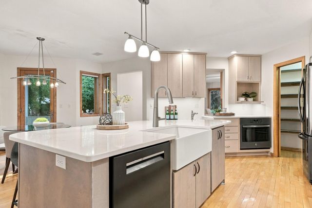 1851 South Lane, Mendota Heights, MN 55118