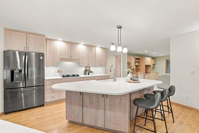 1851 South Lane, Mendota Heights, MN 55118