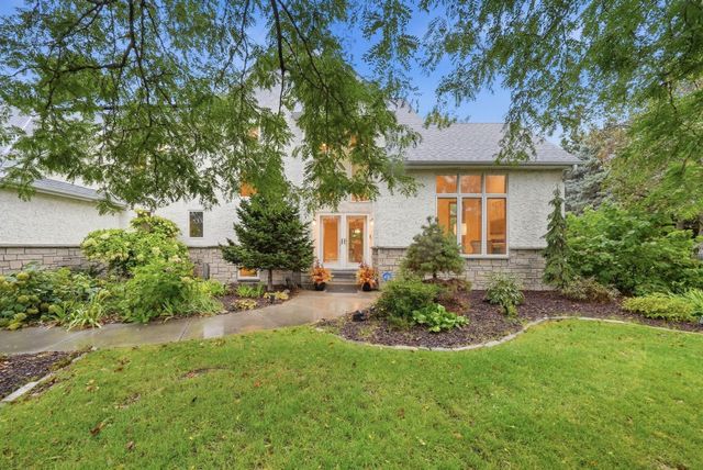 1851 South Lane, Mendota Heights, MN 55118