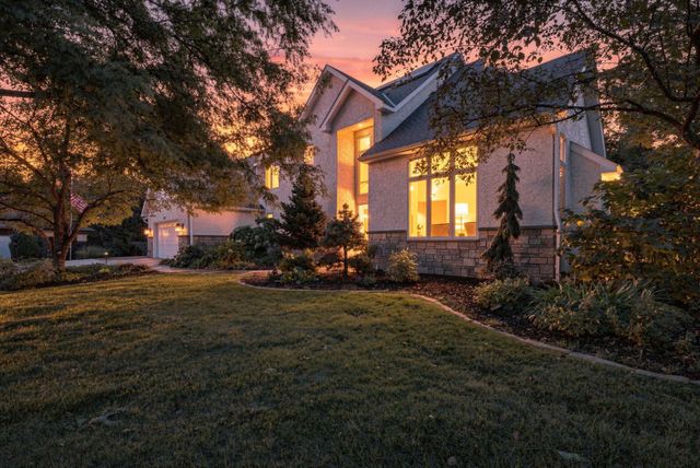 1851 South Lane, Mendota Heights, MN 55118