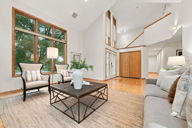1851 South Lane, Mendota Heights, MN 55118