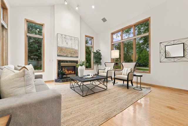 1851 South Lane, Mendota Heights, MN 55118