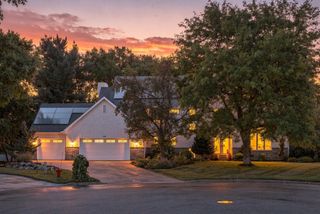 1851 South Lane, Mendota Heights, MN 55118