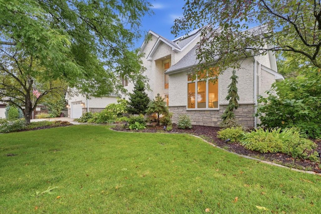 1851 South Lane, Mendota Heights, MN 55118 — exterior