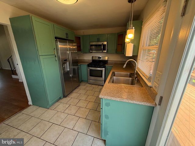 174 KANSAS RD, Pennsville, NJ 08070