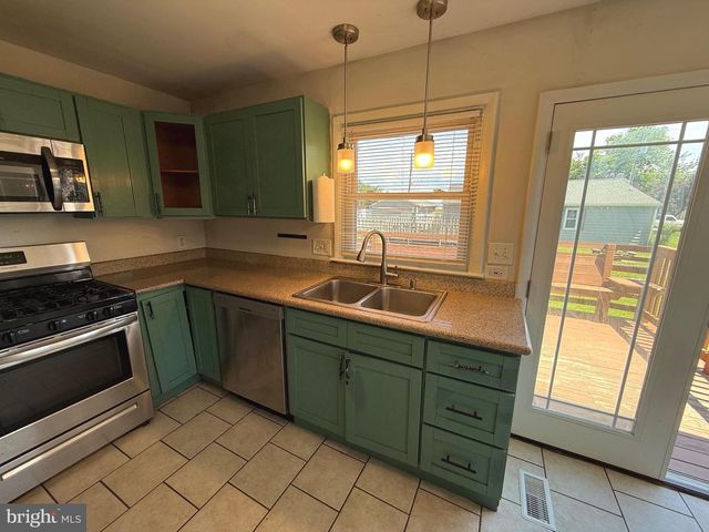 174 KANSAS RD, Pennsville, NJ 08070