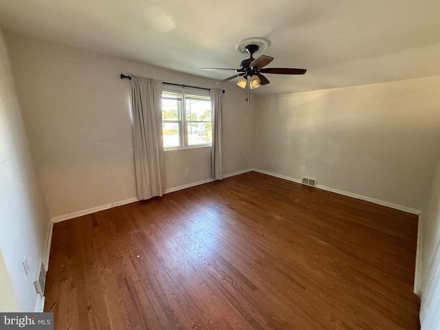 174 KANSAS RD, Pennsville, NJ 08070