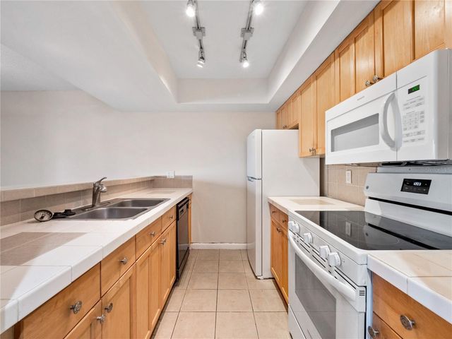 5789 PEREGRINE AVENUE 30-C10-2, Orlando, FL 32819