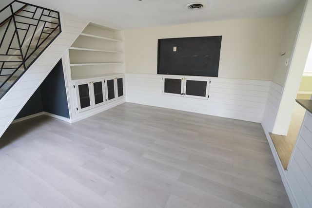 145 S Saint Clair, Wichita, KS 67213