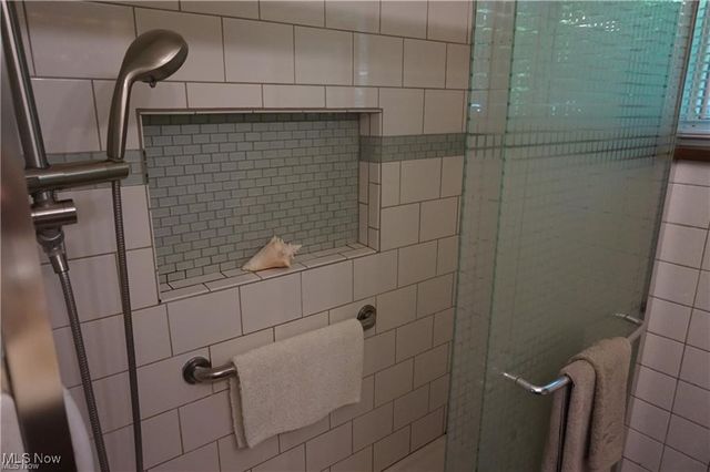 7590 Lake Road, Madison, OH 44057