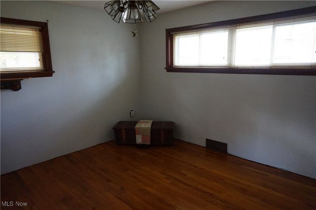 7590 Lake Road, Madison, OH 44057