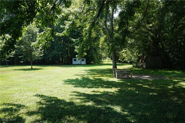 7590 Lake Road, Madison, OH 44057