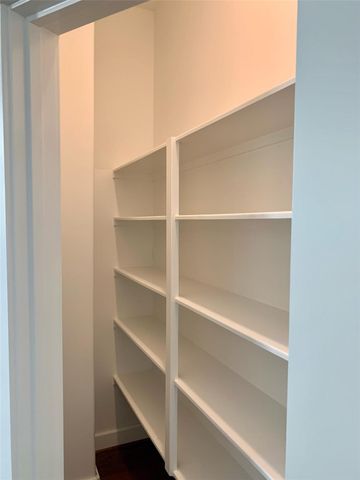 716C Link Road, Houston, TX 77008