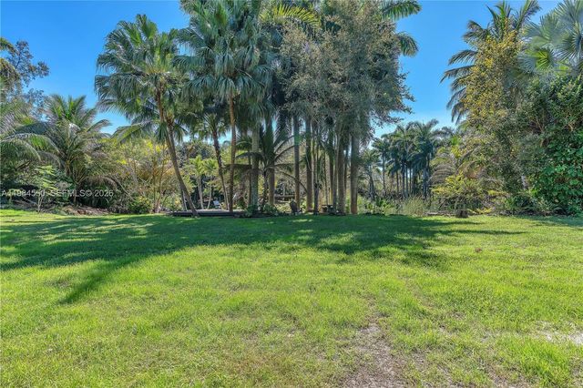 154th Street - 861, North Miami Beach, FL 33162