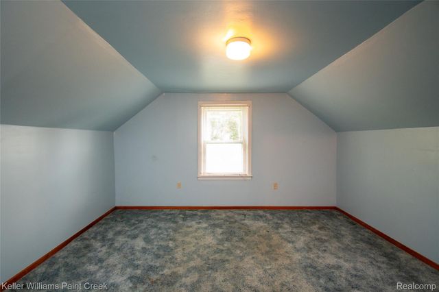 445 Lakeside Drive, Waterford Charter Township, MI 48328