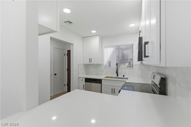 2341 Wooster Circle B, Las Vegas, NV 89108