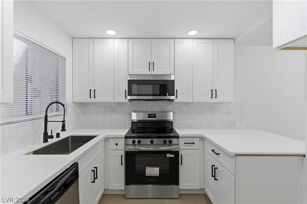 2341 Wooster Circle B, Las Vegas, NV 89108