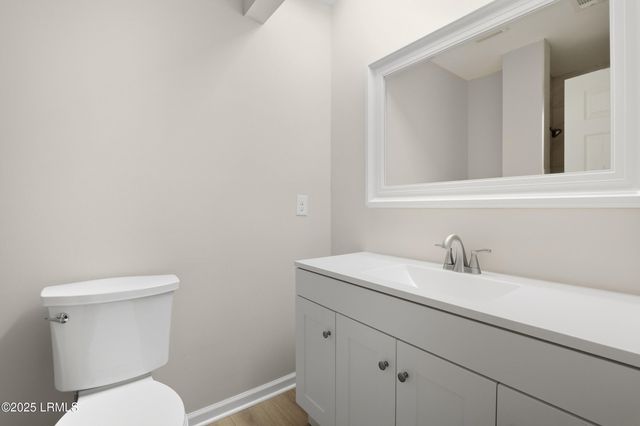 96 Mathews Dr Apt 186, Hilton Head Island, SC 29926