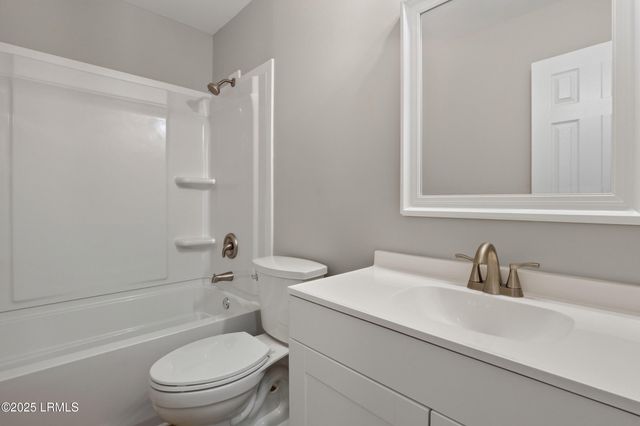 96 Mathews Dr Apt 186, Hilton Head Island, SC 29926