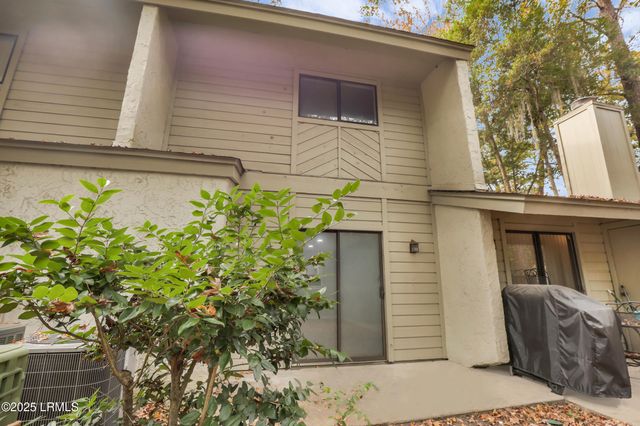 96 Mathews Dr Apt 186, Hilton Head Island, SC 29926