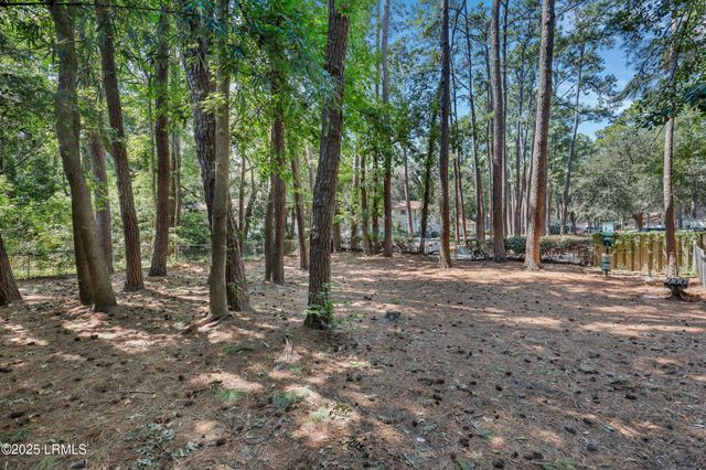 96 Mathews Dr Apt 186, Hilton Head Island, SC 29926