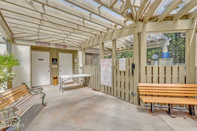 96 Mathews Dr Apt 186, Hilton Head Island, SC 29926