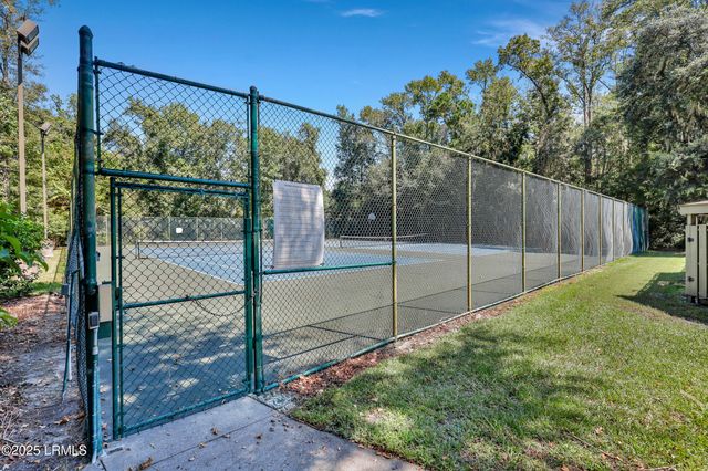 96 Mathews Dr Apt 186, Hilton Head Island, SC 29926