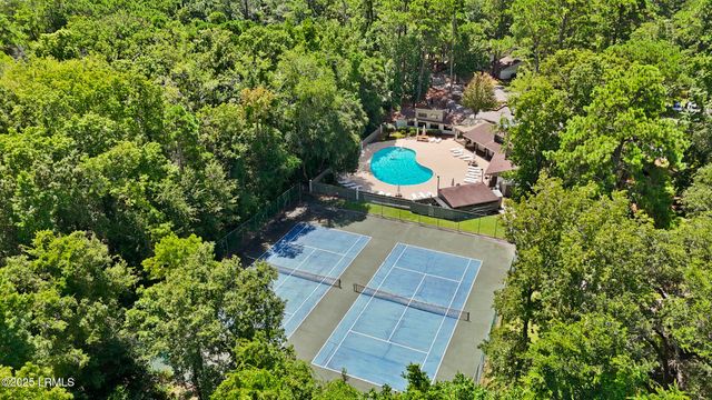 96 Mathews Dr Apt 186, Hilton Head Island, SC 29926