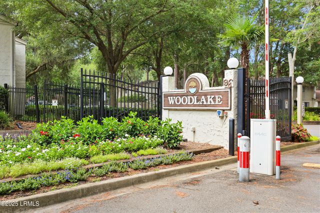 96 Mathews Dr Apt 186, Hilton Head Island, SC 29926