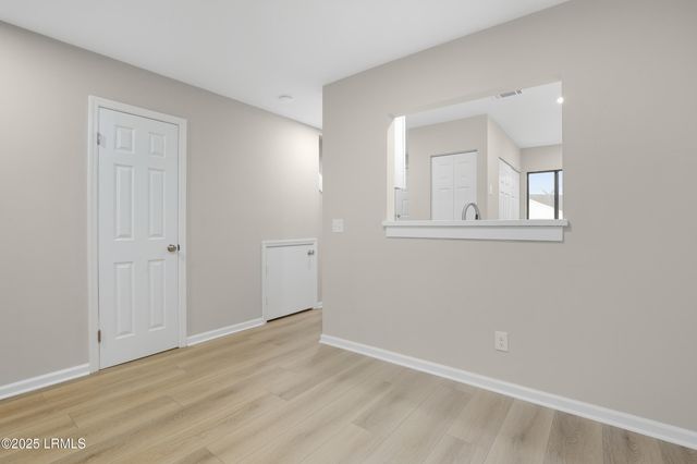 96 Mathews Dr Apt 186, Hilton Head Island, SC 29926