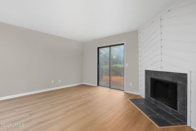 96 Mathews Dr Apt 186, Hilton Head Island, SC 29926