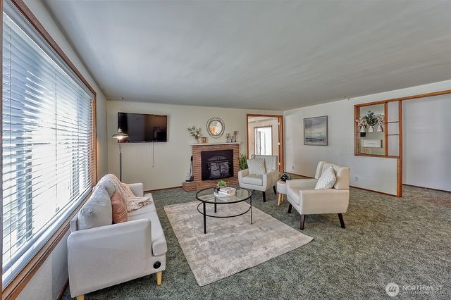 1724 Sunset Drive, Burlington, WA 98233