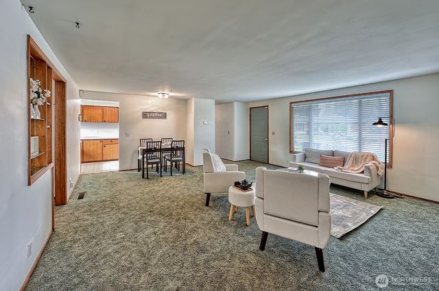 1724 Sunset Drive, Burlington, WA 98233