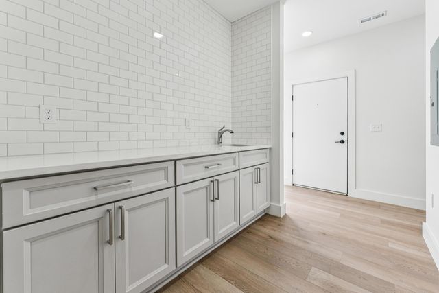 544 Seymour Avenue, Columbus, OH 43205