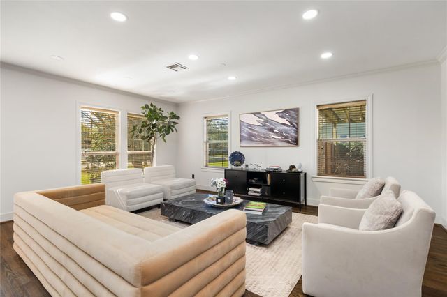 516 W 30th Street, Houston, TX 77018