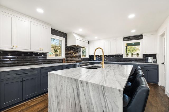 516 W 30th Street, Houston, TX 77018