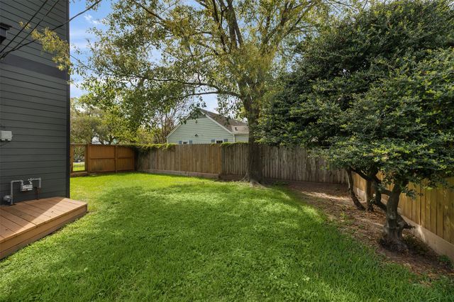 516 W 30th Street, Houston, TX 77018