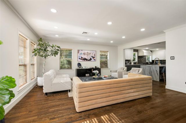 516 W 30th Street, Houston, TX 77018