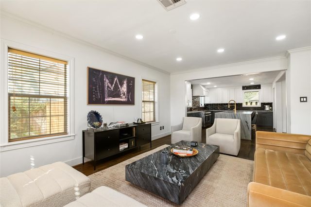 516 W 30th Street, Houston, TX 77018