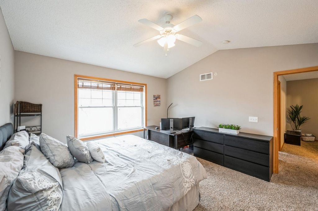 5038 Everest Lane N, Plymouth, MN 55446 — photo 2