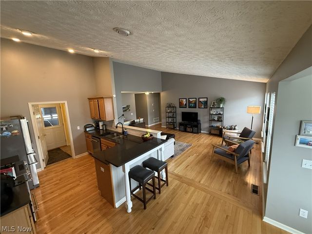 544 Country View, Northfield Center, OH 44067