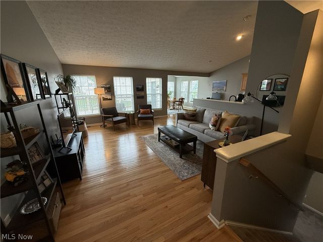 544 Country View, Northfield Center, OH 44067