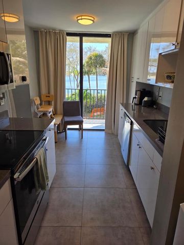 3500 Blue Lake Drive 304, Pompano Beach, FL 33064