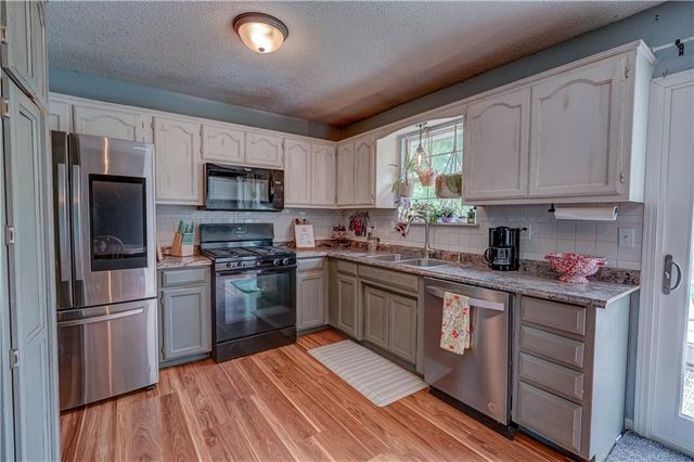 1708 N Lazy Branch Road, Independence, MO 64058
